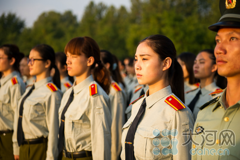 郑州大学万名新生举行系列活动纪念抗战胜利70周年