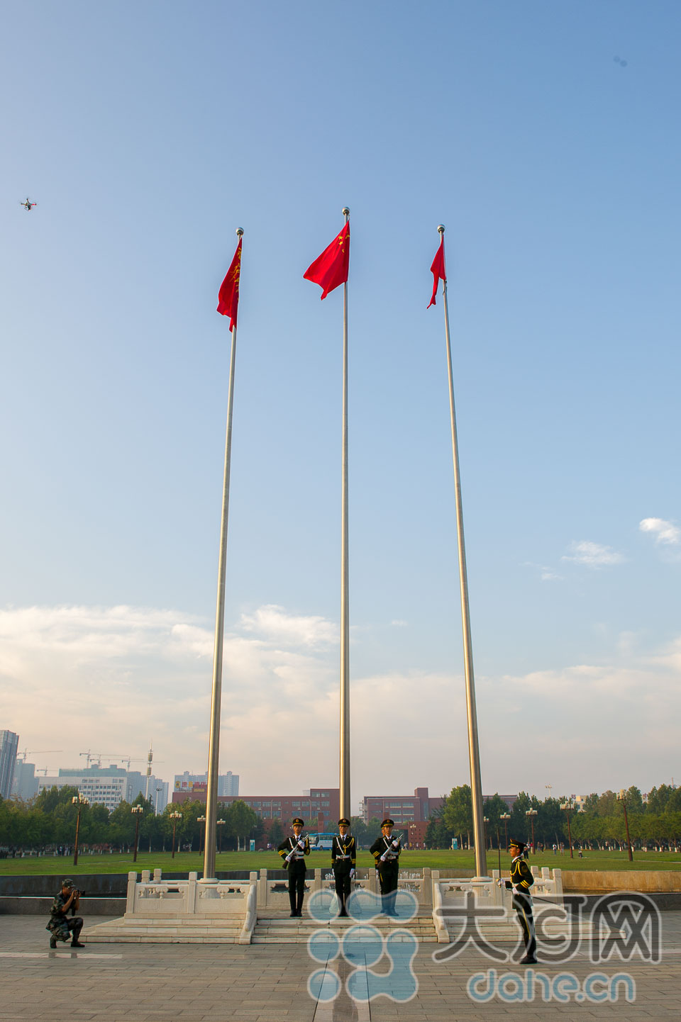郑州大学万名新生举行系列活动纪念抗战胜利70周年